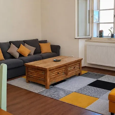 Resistance Square - Apartamento Kutná Hora