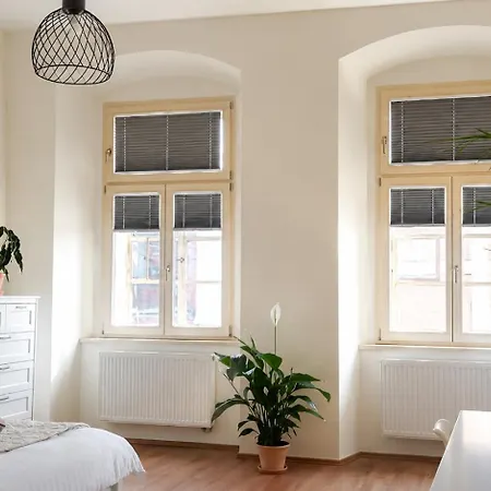 Resistance Square - Apartment *